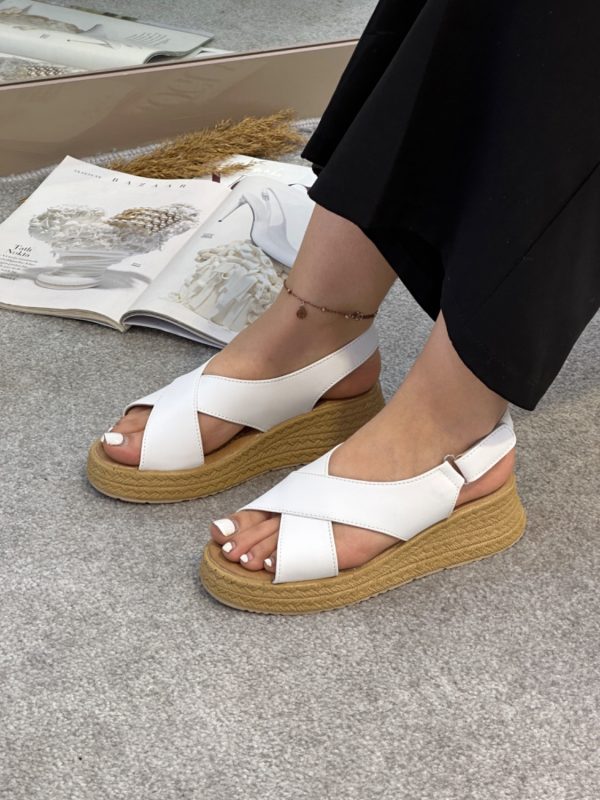 صندل لژدار سفید