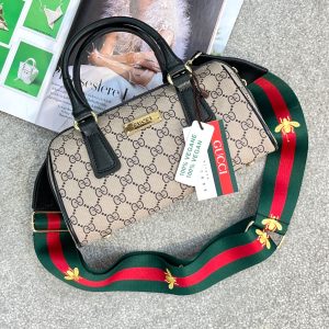 کیف دستی طرح‌دار بژ