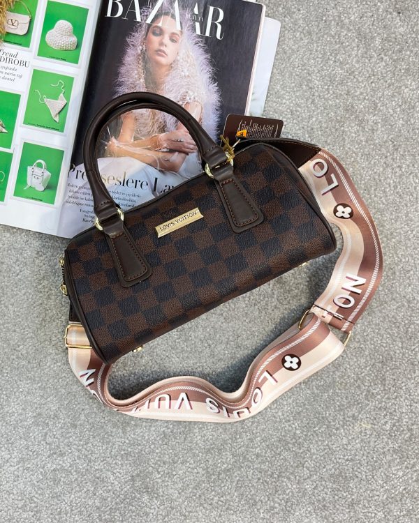 کیف دستی طرح‌دار بژ