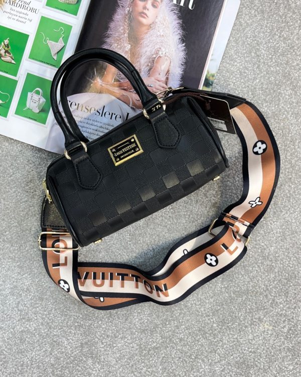 کیف دستی طرح‌دار بژ