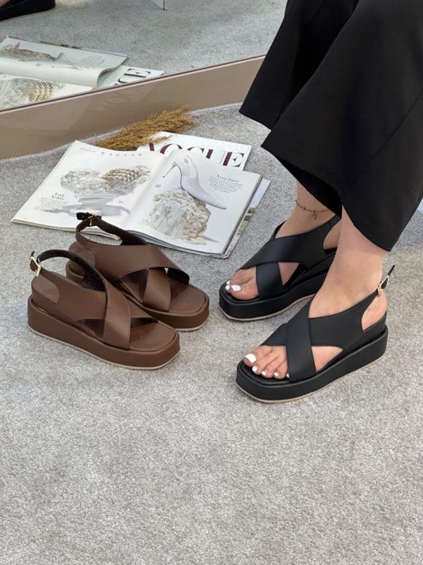 صندل لژدار قهوه‌ای